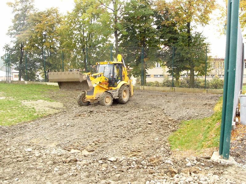 prace przy podbudowie wrzesien i pazdziernik.jpg